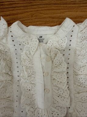 H&M Cream Eyelet Ruffle Front Blouse half button up girls size 7